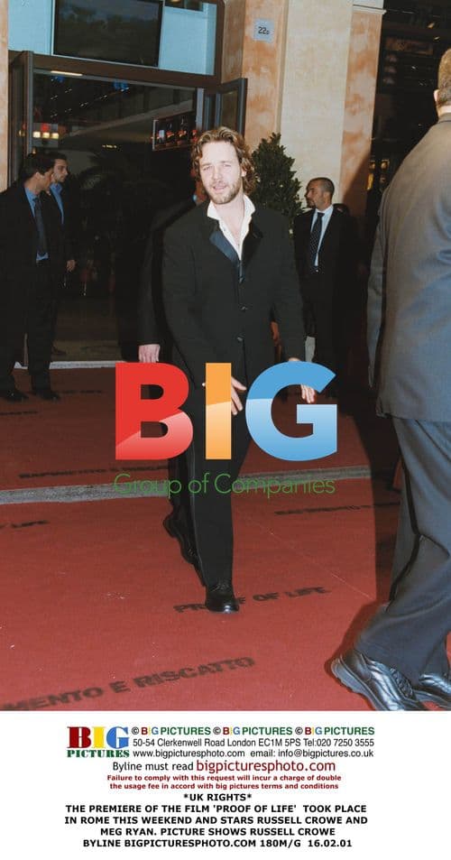 Russell Crowe and Meg Ryan at 'Proof of Life' premiere