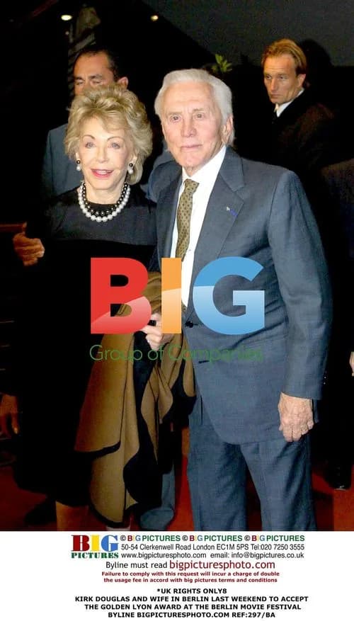 Kirk Douglas and Wife Accept Golden Lyon Award