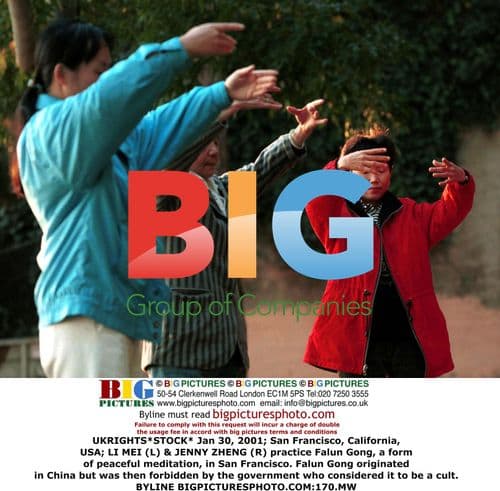 Falun Gong meditation practice in San Francisco