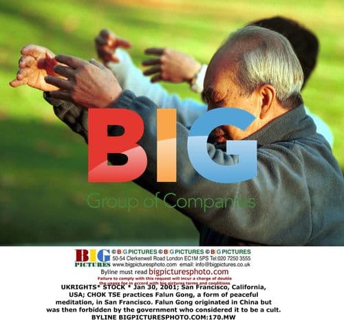 Chok Tse Practices Falun Gong in San Francisco