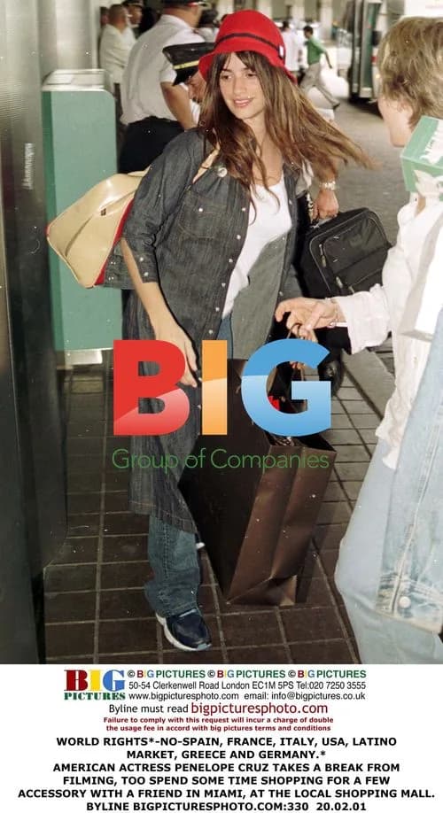 Penelope Cruz Shopping in Miami