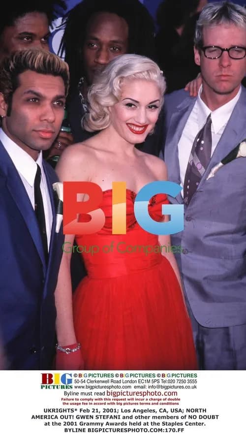 Gwen Stefani and No Doubt at 2001 Grammys