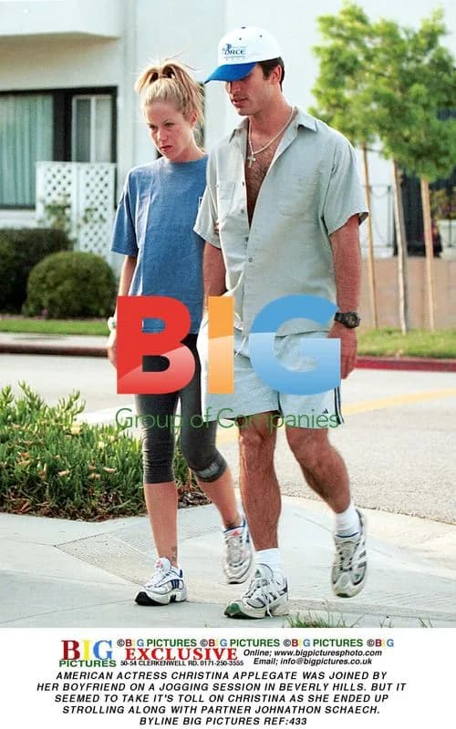 Christina Applegate and Boyfriend Jog in Beverly Hills