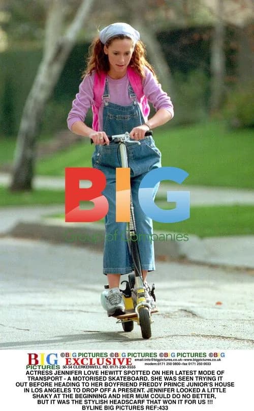 Jennifer Love Hewitt Rides Motorized Skateboard