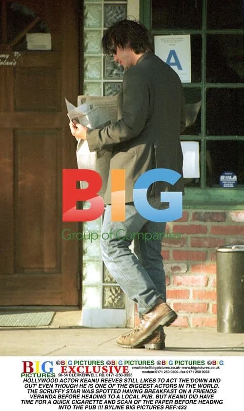 Keanu Reeves Spotted Having Breakfast