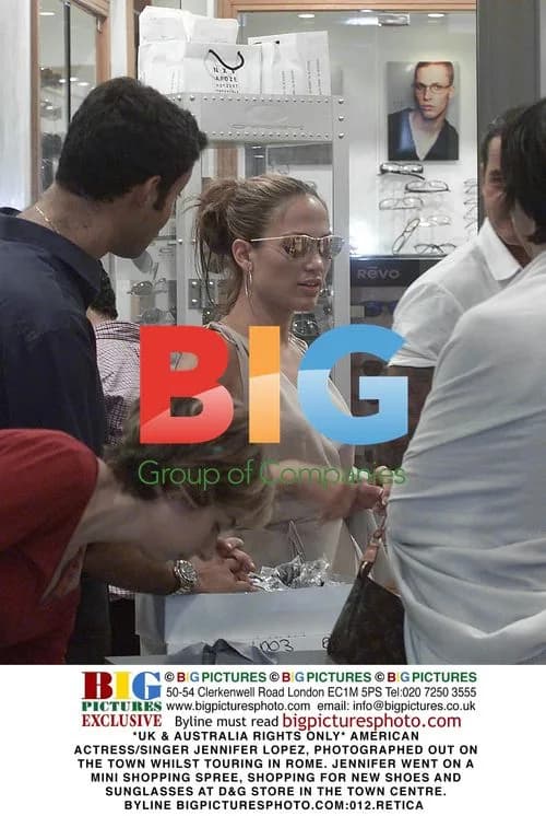 Jennifer Lopez Shopping in Rome