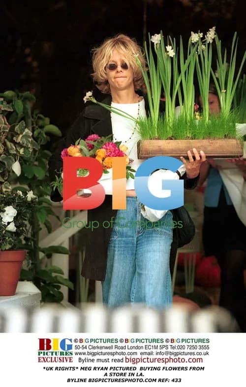 Meg Ryan Buys Flowers in LA