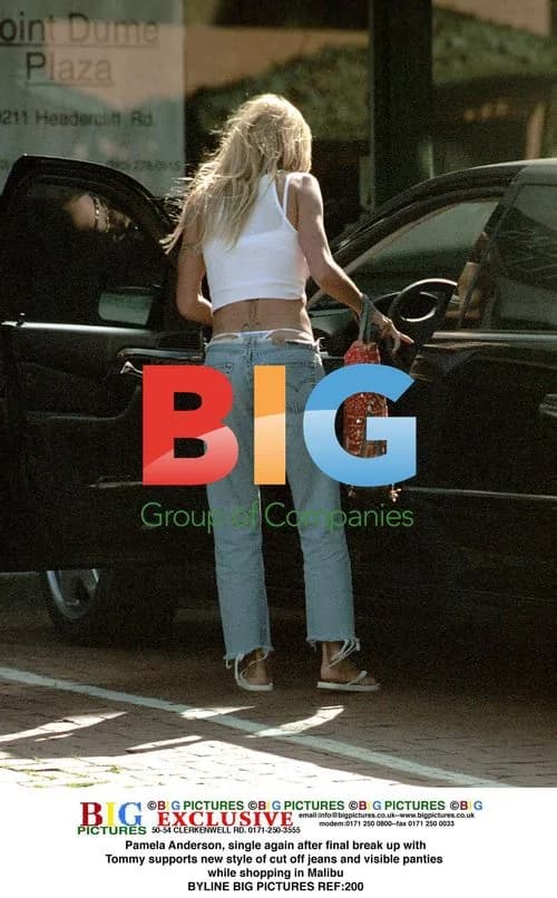 Pamela Anderson supports new jeans trend