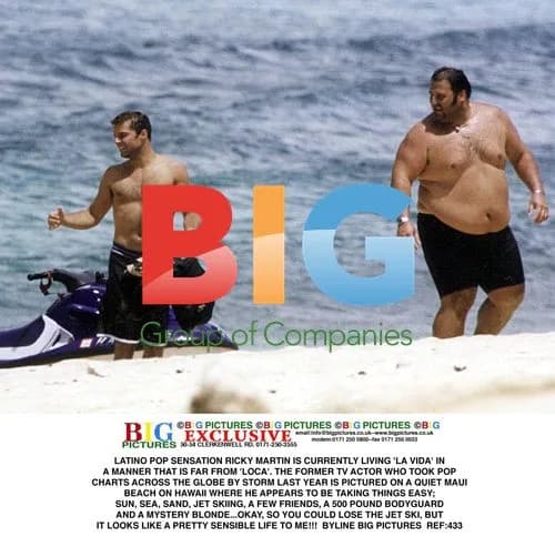 Ricky Martin Relaxes on Maui Beach