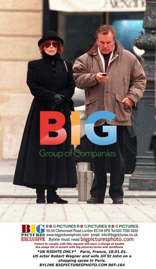 Robert Wagner and wife Jill St John shop in Paris