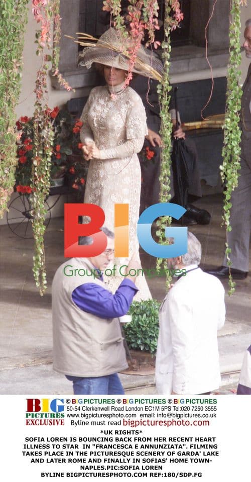 Sofia Loren filming "Francesca E Annunziata"