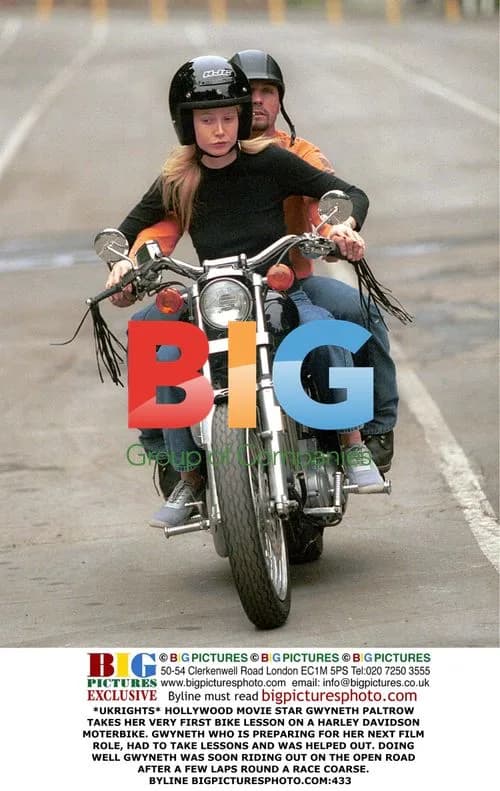 Gwyneth Paltrow's First Bike Lesson