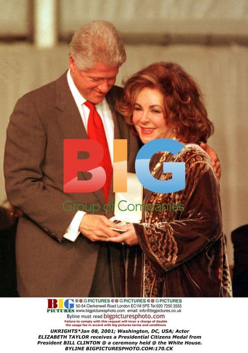 Elizabeth Taylor receives Presidential Citizens Medal