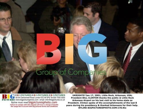 Bill Clinton thanks public on last Arkansas visit as President