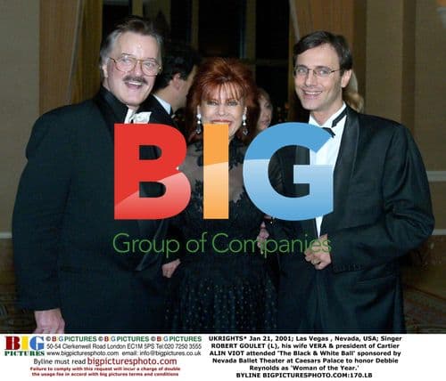 Robert Goulet and wife at Black & White Ball