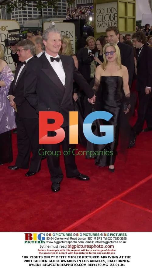 Bette Midler at 2001 Golden Globe Awards