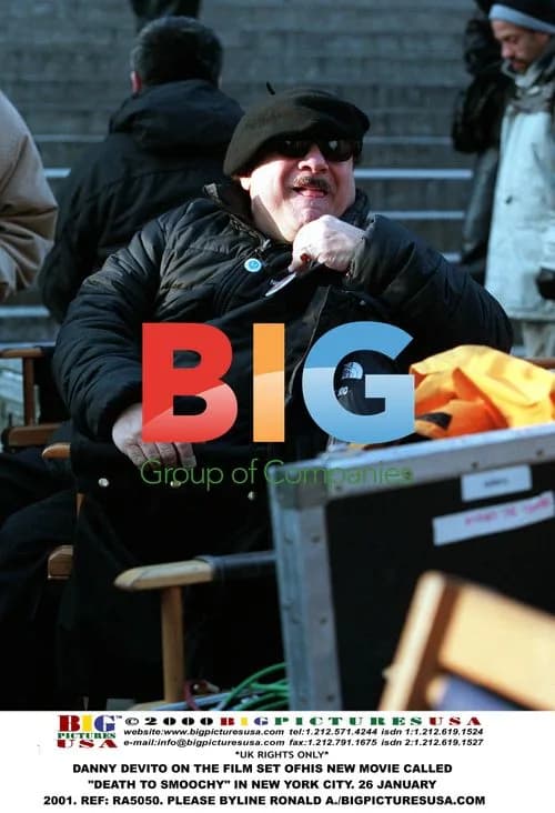 Danny DeVito on the set of "Death to Smoochy"
