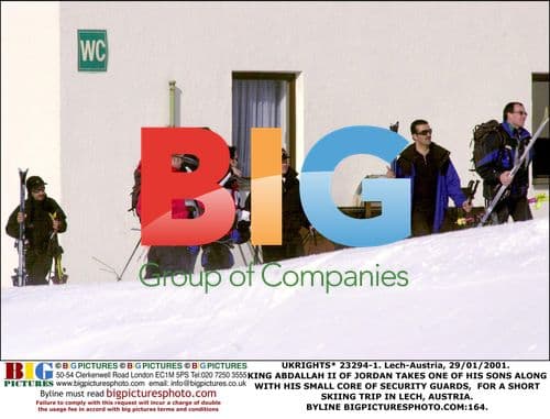 King Abdallah II and son ski in Lech