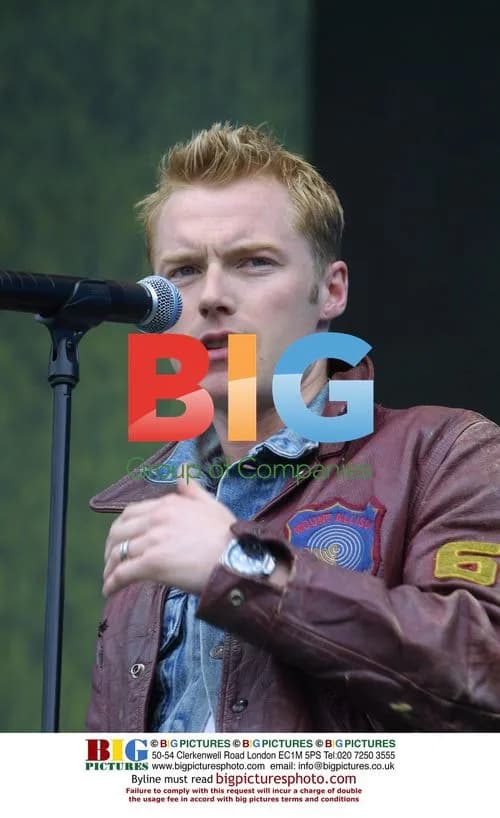 Ronan Keating Performing on Stage
