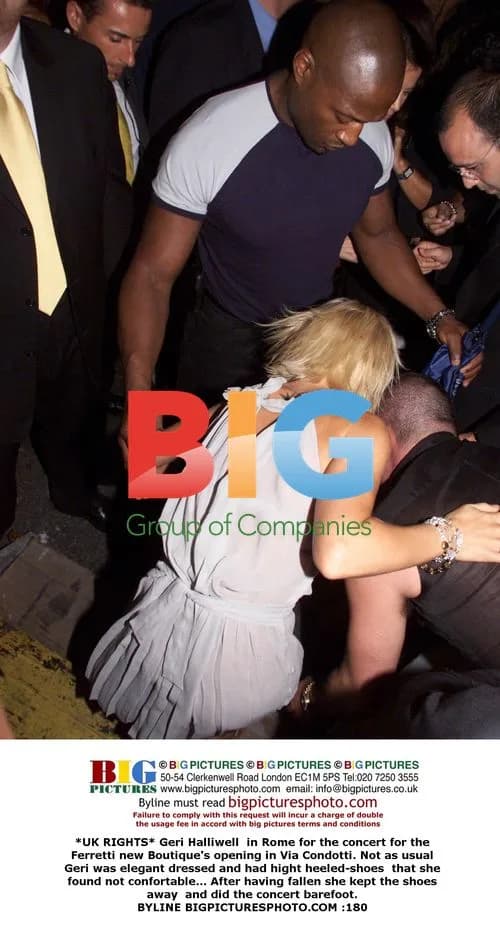Geri Halliwell Performs Barefoot in Rome