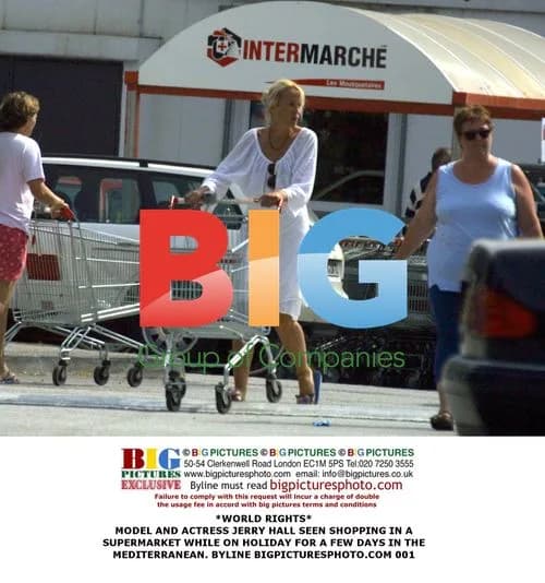 Jerry Hall Shopping in Mediterranean Supermarket