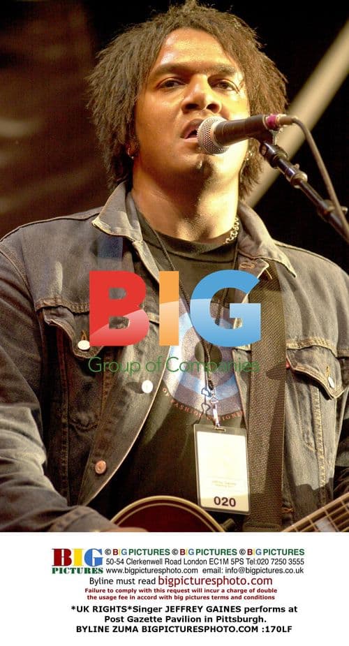 Singer JEFFREY GAINES performs in Pittsburgh