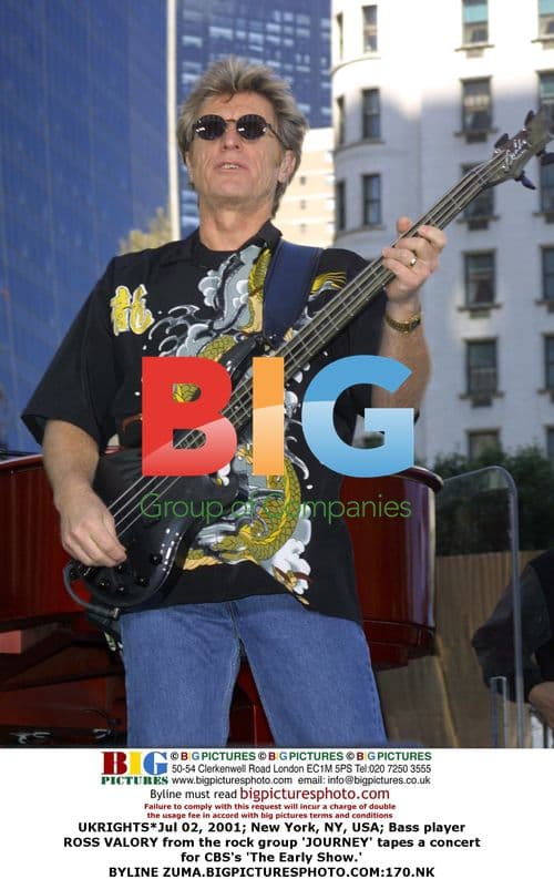 JOURNEY's ROSS VALORY tapes concert for CBS's 'The Early Show'