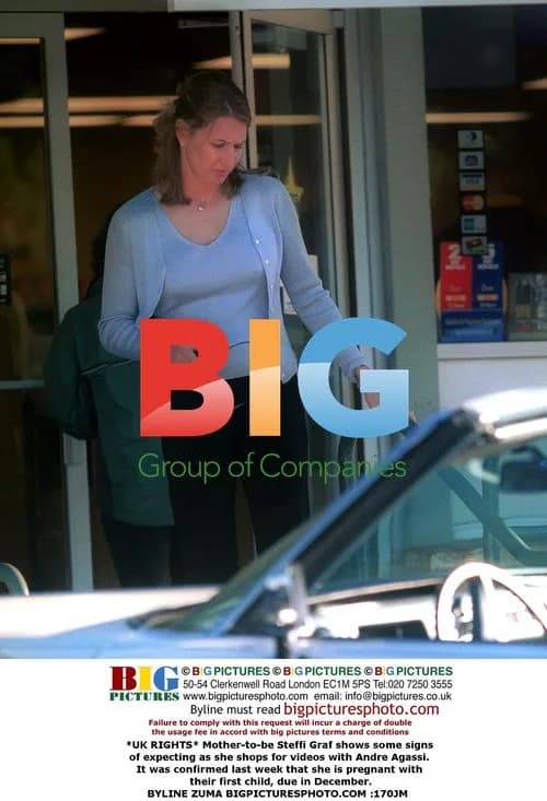 Steffi Graf and Andre Agassi shopping