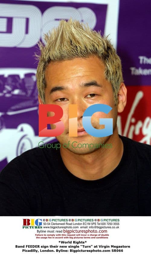 FEEDER Band Signs New Single "Turn"