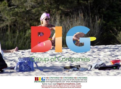 Valeria Mazza with family in Sardinia