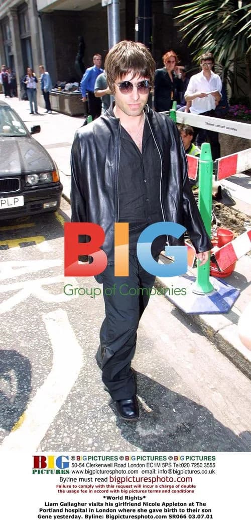 Liam Gallagher visits Nicole Appleton after son's birth