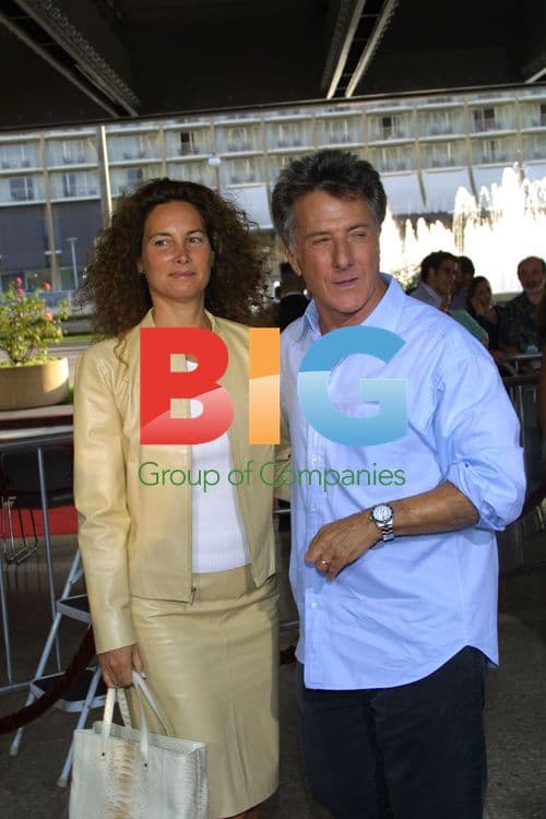 Dustin Hoffman & wife at 'Rat Race' premiere