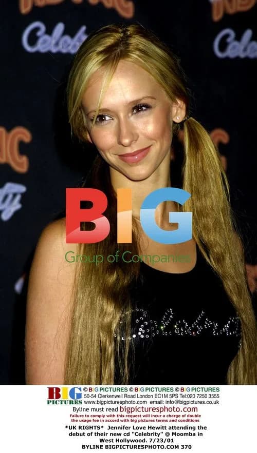 Jennifer Love Hewitt at CD Debut in Hollywood