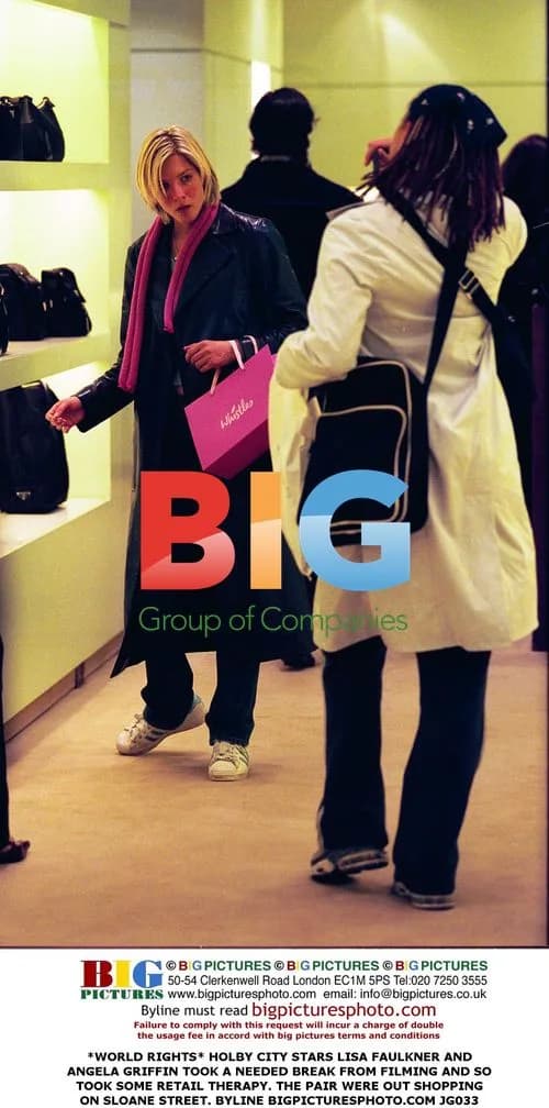 HOLBY CITY Stars Lisa Faulkner and Angela Griffin Shopping