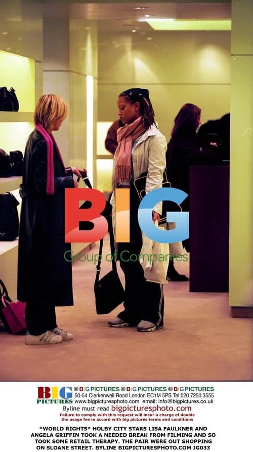 HOLBY CITY Stars Lisa Faulkner and Angela Griffin Shopping