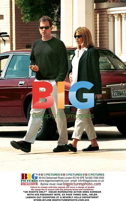 Greg Kinnear and wife Helen Labdon shopping