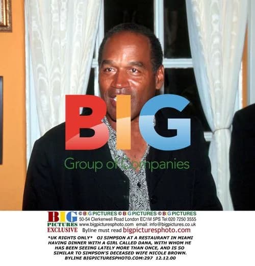 OJ Simpson at Miami Restaurant with Girl