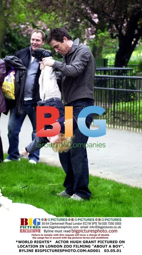 Hugh Grant films "About a Boy" at London Zoo