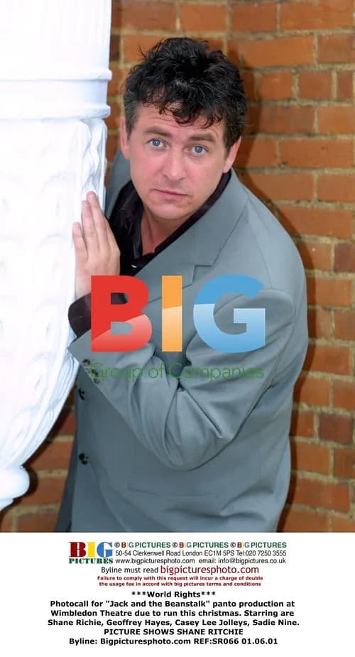 Shane Richie at Panto Photocall