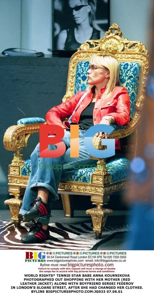 Anna Kournikova spotted shopping in London