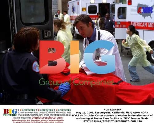 Noah Wyle as Dr. John Carter in 'ER' season finale