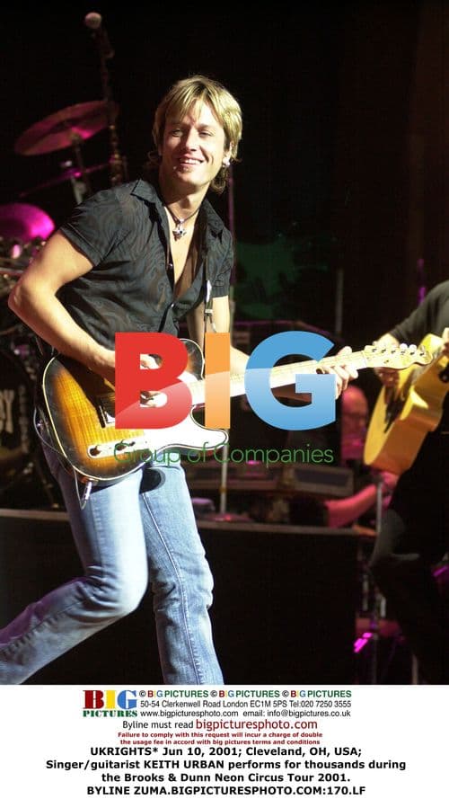 Keith Urban performs during Brooks & Dunn tour