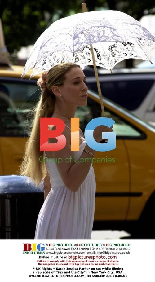 Sarah Jessica Parker on "Sex and the City" set