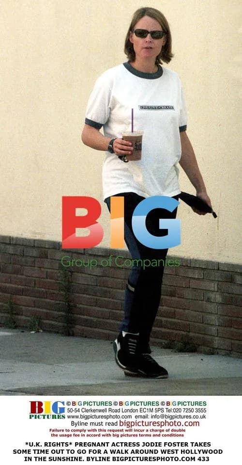 Pregnant Jodie Foster takes walk in West Hollywood
