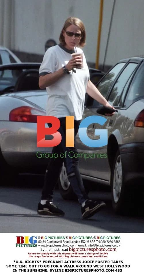 Pregnant Jodie Foster takes a walk in West Hollywood