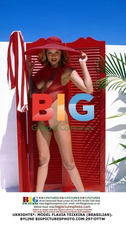 Model Flavia Teixeira in Sexy Photo Shoot