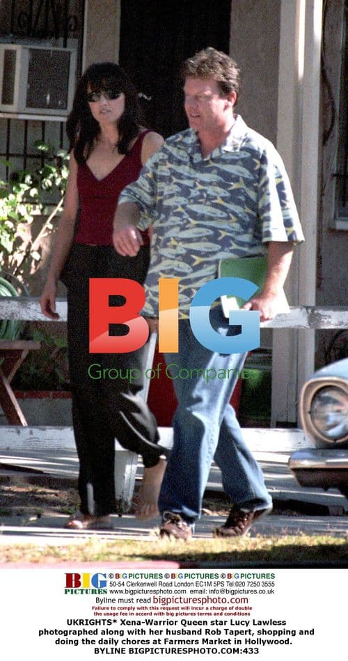 Lucy Lawless and husband Rob Tapert shopping at Farmers Market