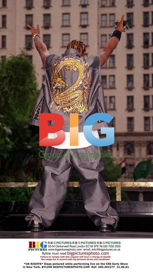 Sisqo Performs Live on CBS Early Show