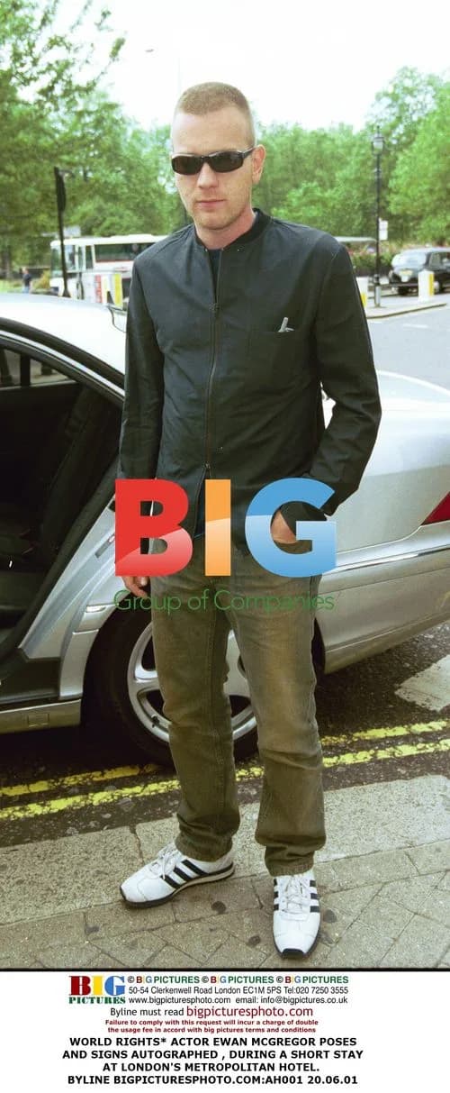 Ewan McGregor signs autographs at London hotel