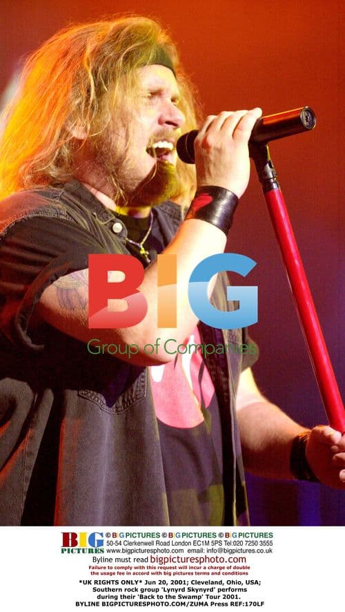 Lynyrd Skynyrd Performs in Cleveland